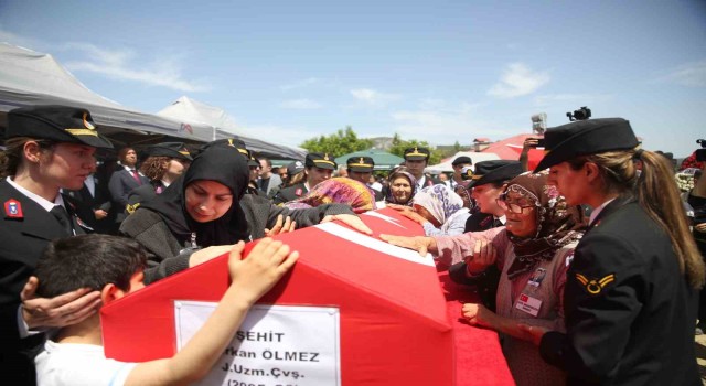Mersinli şehit son yolculuğuna uğurlandı