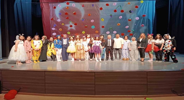 “Meyvetopya“  tiyotrosu büyük ilgiyle izlendi