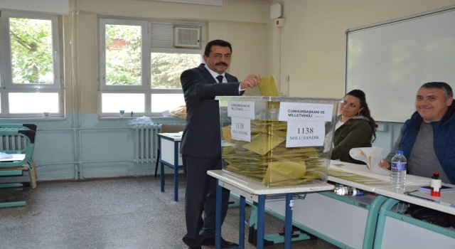 MHP Bursa Milletvekili Adayı Zırhlıoğlu oyunu kullandı