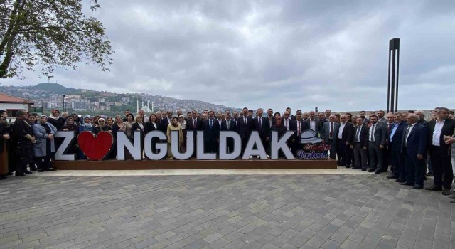 Milletvekilleri mazbatalarını aldı
