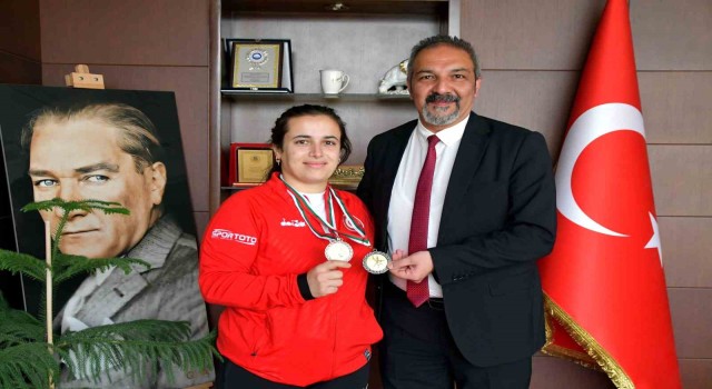 Milli Sporcusu Yadigar, Sökeye gurur yaşattı