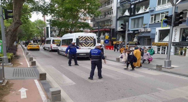 Miniklerin trafik güvenliği zabıta ekiplerine emanet