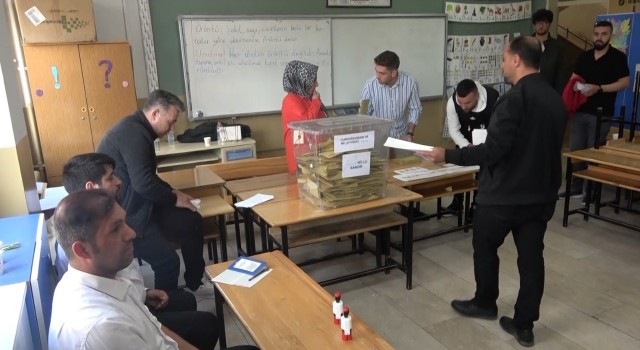 Muşta oy verme işlemi sona erdi, 242 bin 486 seçmen oy kullandı