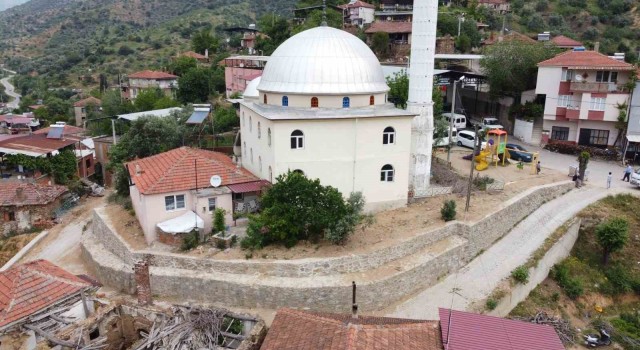 Nazilli Belediyesi Karahallıdaki çalışmalarını sürdürdü