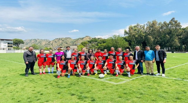 Nazilli Belediyespor Kadın Futbol Takımı Play-Offta