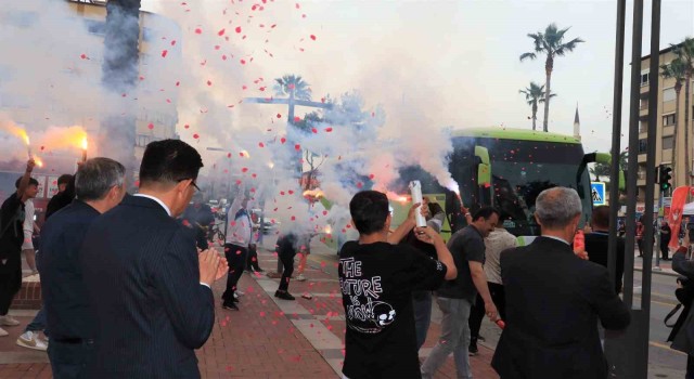 Nazilli Belediyespor U17 Takımına coşkulu karşılama