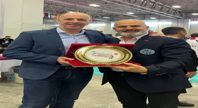 Necati Şimşeke uluslararası ödül