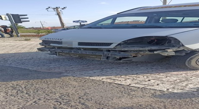 Nevşehirde işçi servisi ile öğrenci servisi çarpıştı: 8 yaralı