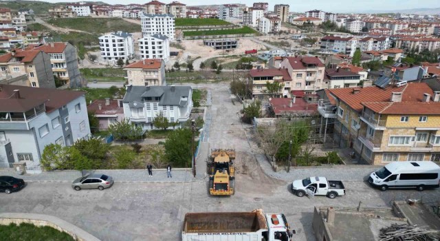 Nevşehirde yol yenileme çalışmaları devam ediyor