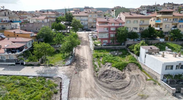 Nevşehirde yol yenileme çalışmaları devam ediyor