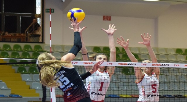 Nilüferin sultanları Avrupaya bir adım daha yaklaştı