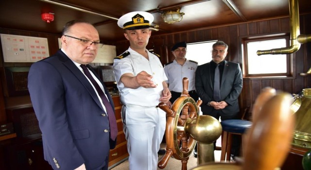 Nusret Müze Gemisi Zonguldakta ziyarete açıldı