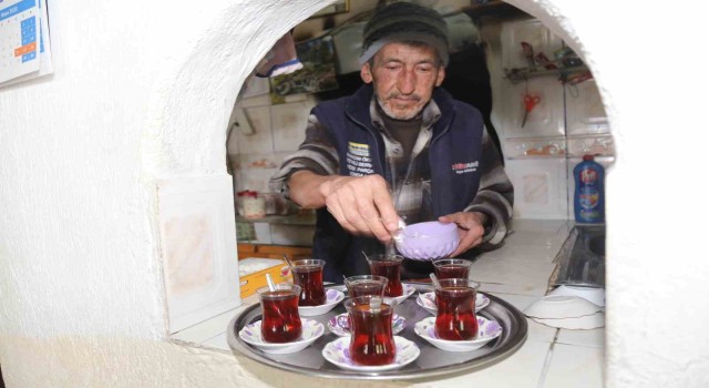 Odun ateşinde asırlık çay keyfi