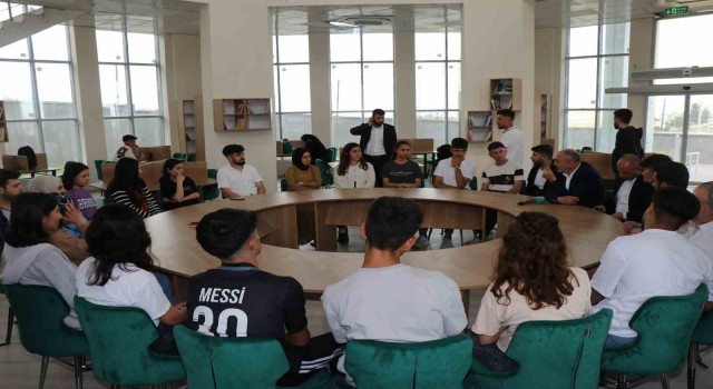 Öğrenciler sordu Aksoy cevapladı
