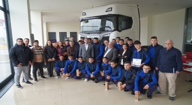 Öğrencilere Koçaslandan uygulamalı mesleki eğitim