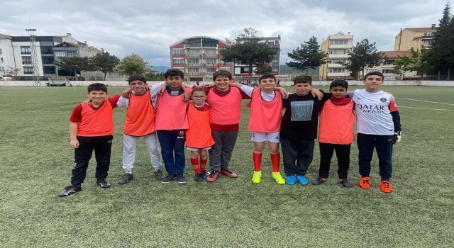 Osmanelinde futbol şöleni