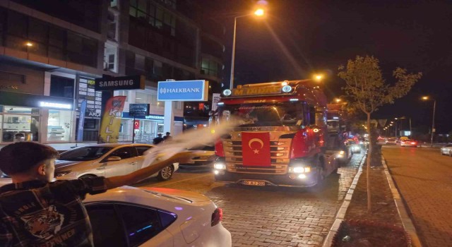 Osmaniye Erdoğanın zaferi kutlandı