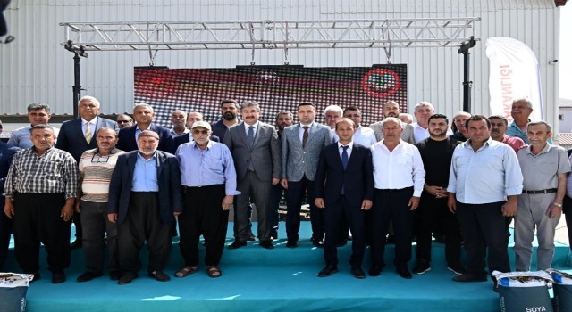 Osmaniyede üreticilere yüzde 75 hibe destekli soya tohumu dağıtıldı