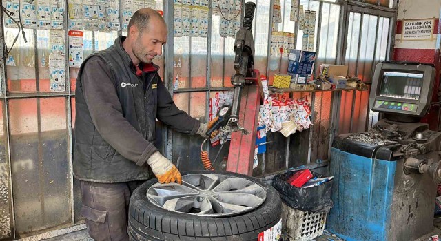 Oto lastikçilerde değişim yoğunluğu