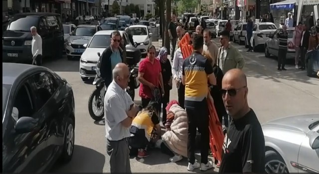 Otomobil elektrikli bisiklete çarptı: 1 yaralı