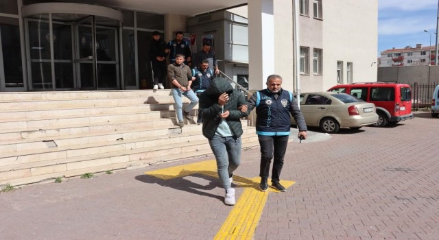 Oyun konsolu satıyoruz diyerek 260 bin TL dolandıran 3 kişi tutuklandı