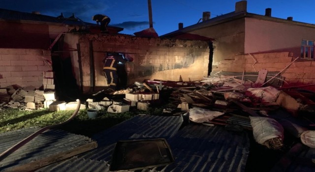 Özalpte tandır evi yangını