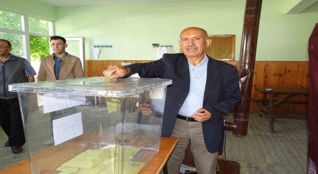 (ÖZEL) 23 seçmen bulunan köyde seçim 2 saatte tamamlandı