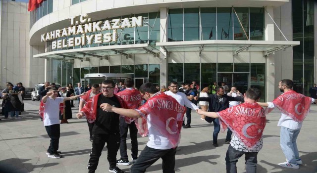 Özel bireyler askere uğurlandılar