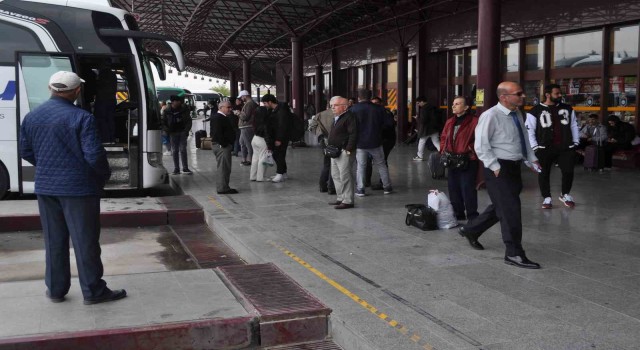 (ÖZEL) Depremzedeler oy kullanmak için memleketine geri dönüyor