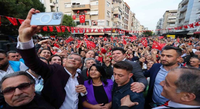 Özgür Özel, Bucada mitinge dönüşen halk buluşmasında konuştu