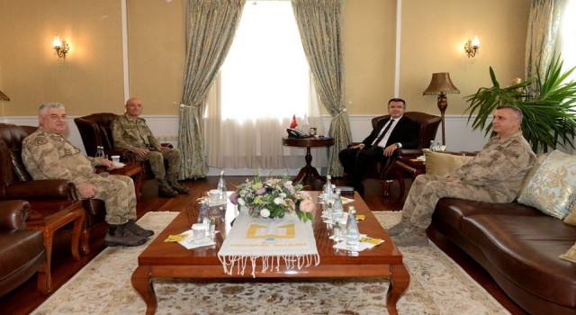 Paşalardan Vali Memişe ziyaret