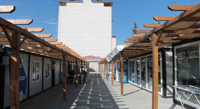 Pazarcıkta 3 farklı noktada konteyner çarşı hizmet veriyor