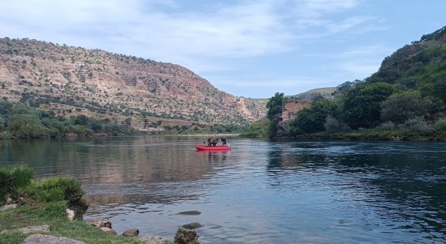 Pikniğe giden genç Dicle Nehrinde kayboldu