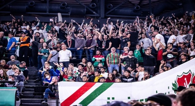 Pınar Karşıyakanın konuğu Bursaspor