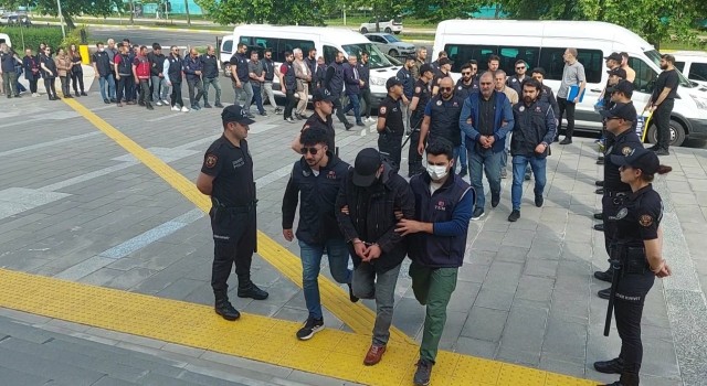PKKnın üst düzey yetkilisi Duran Kalkanın korumasının yakalandığı operasyonda 21 kişi tutuklandı