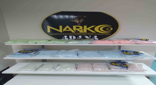 Polis 100 bin uyuşturucu hap ele geçirdi