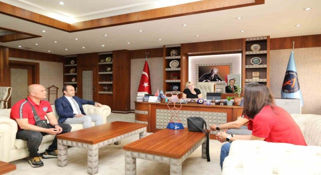 Rektör Özkan Avrupa şampiyonlarını ağırladı