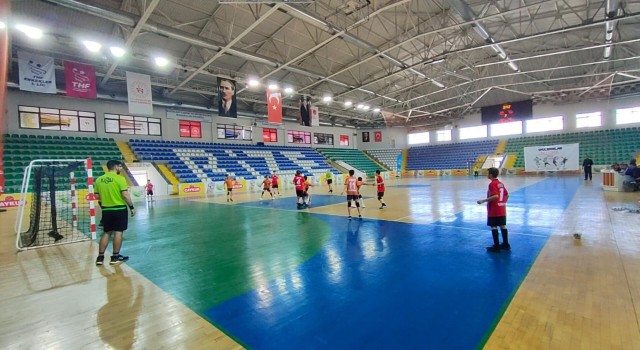 Rizede Hentbol küçükler yarı finali sona erdi