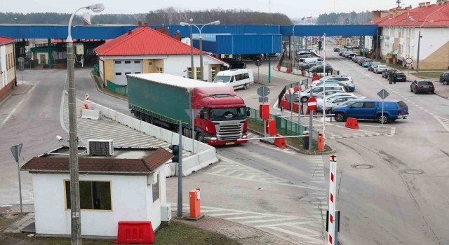 Rusya ve Belarus plakalı tır ve kamyonlara 1 Hazirandan itibaren Polonyaya giriş yasağı
