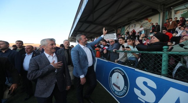 Şahinbeyde 104 bin öğrenciye bisiklet