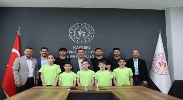 Şampiyon jimnastikçilerden Kabakcıya ziyaret