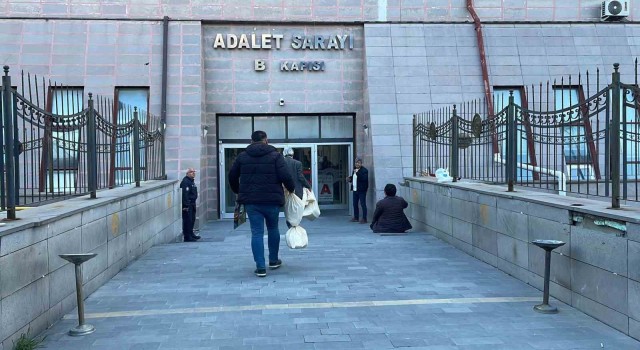 Sandık sonuçları İl Seçim Kuruluna gelmeye başladı