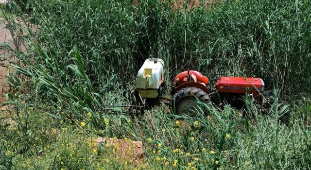 Şanlıurfada traktör devrildi: 1i ağır, 2 yaralı