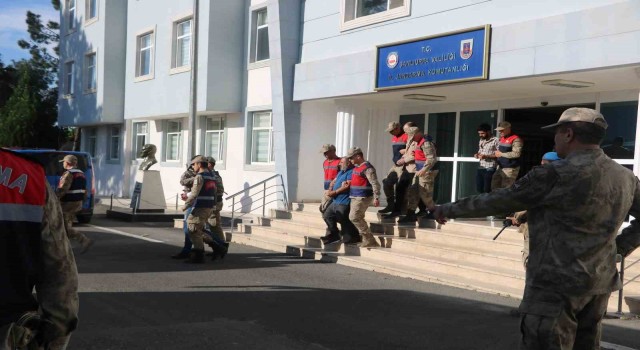 Şanlıurfadaki seyir halindeki otomobile saldırıda 3 kişi tutuklandı