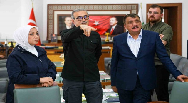 Savunma Sanayii Başkanı Demir: Deprem bölgesine özel bir önem vermekteyiz”