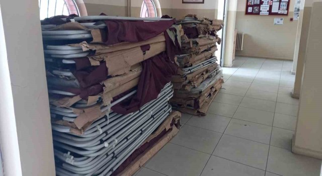 Seçim kabinleri oy kullanılacak merkezlere iletildi