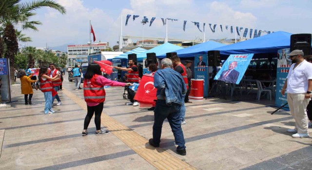 Seçim yasaklarına saatler kala partililerin çalışmaları devam ediyor