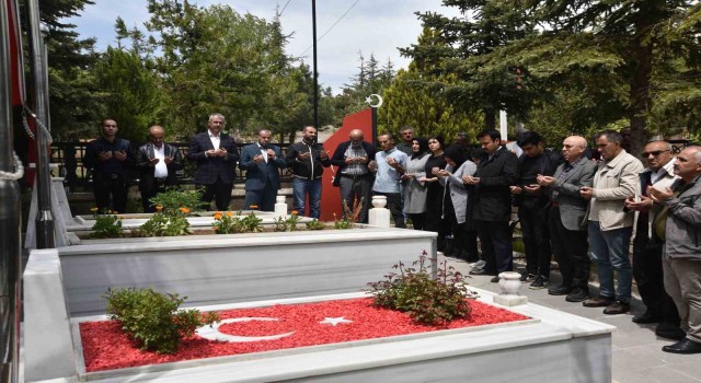 Şehit Murat Sarıgül, şehadetinin 7inci yılında kabri başında anıldı