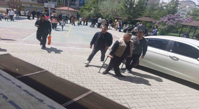 Şemdinli halkından seçime yoğun ilgi