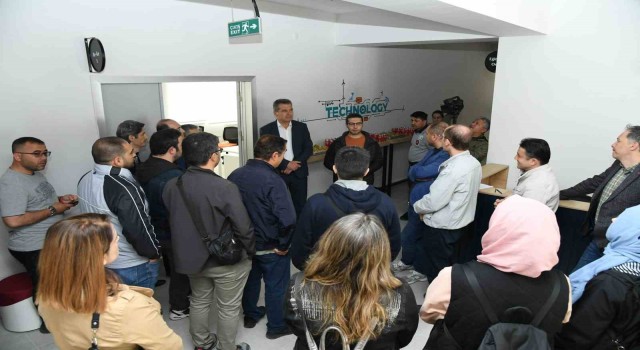 Siber Isparta Gençlik Merkezi öğretmenlere tanıtıldı